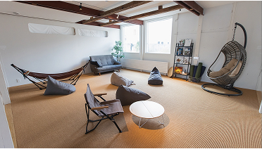 Square 8  HAKUBA RETREAT by UNPLAN